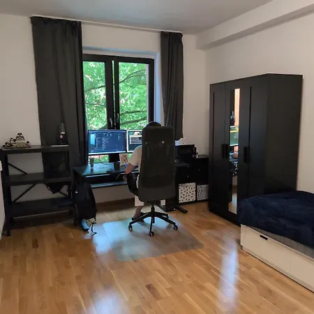 Apartment 3 Rooms 3 Beds Apartment in Düsseldorf Center